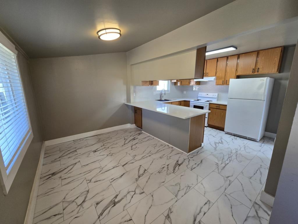 307 5th Ave N - Photo 3 of 18