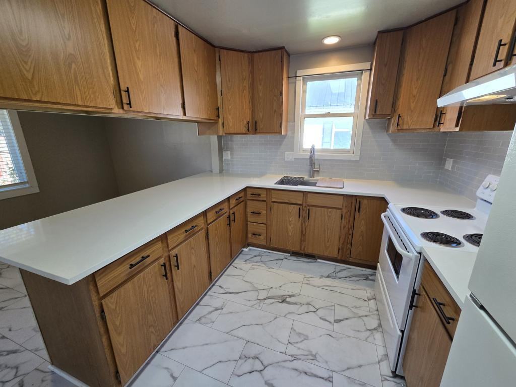 307 5th Ave N - Photo 4 of 18