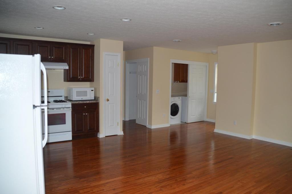 112 Southview Ter - Photo 2 of 10