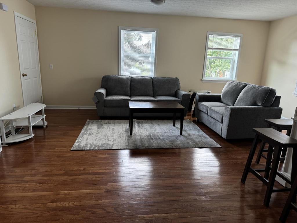 112 Southview Ter - Photo 5 of 10