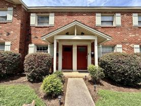 1207 Green Oaks Ln - Photo 1 of 1
