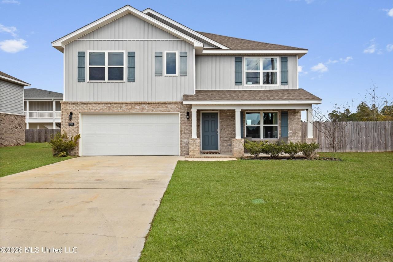 8588 Palmetto Dr