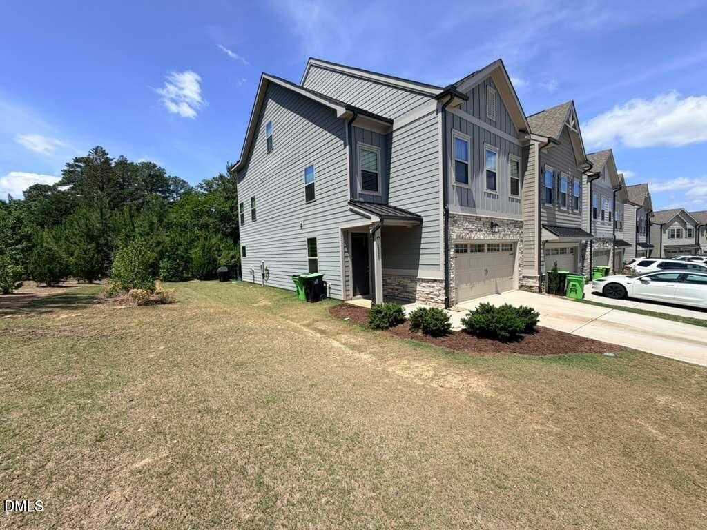 2222 Bohan Ct - Photo 2 of 42