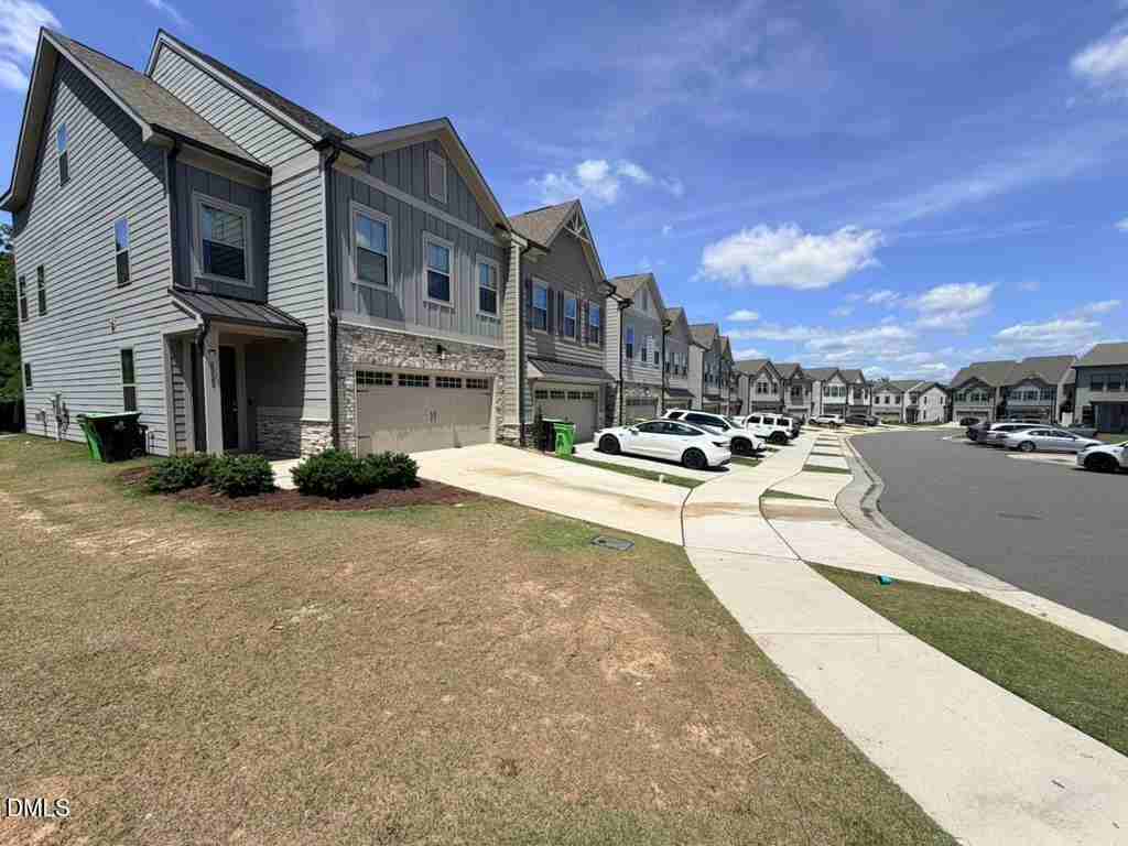 2222 Bohan Ct - Photo 3 of 42