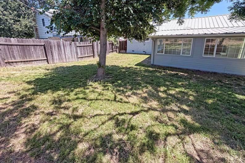7827 Glen Tree Dr