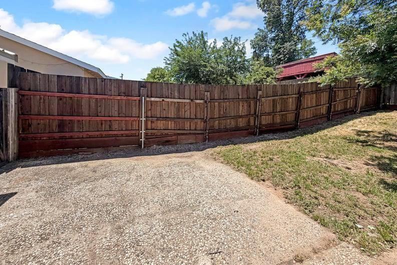 7827 Glen Tree Dr - Photo 6 of 24