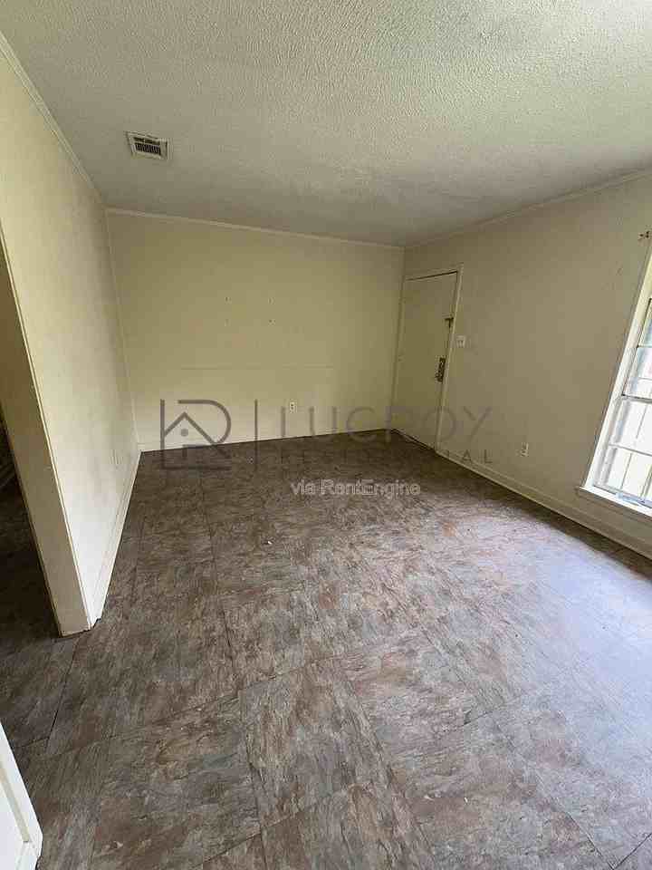 6521 Lyndon B Johnson Dr - Photo 2 of 8