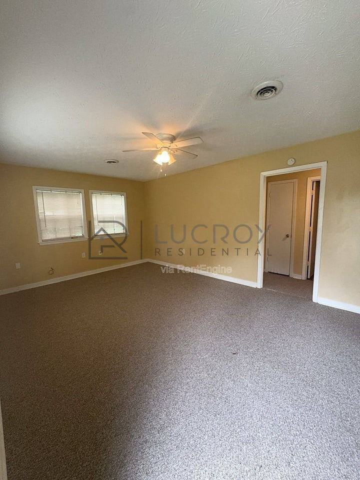 346 Mason Blvd - Photo 3 of 10