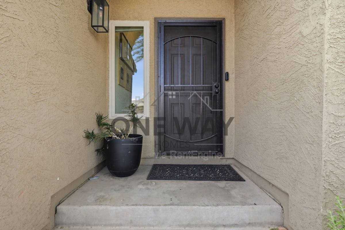 8953 E Hillview St - Photo 5 of 10