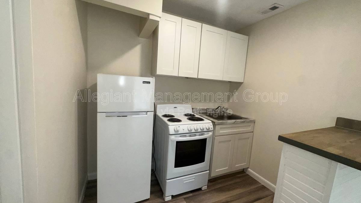 622 Royalty Ct #B - Photo 6 of 10