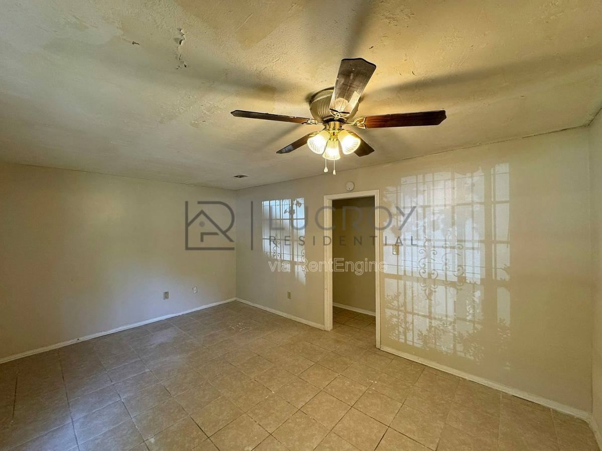 6731 George Washington Dr - Photo 4 of 10