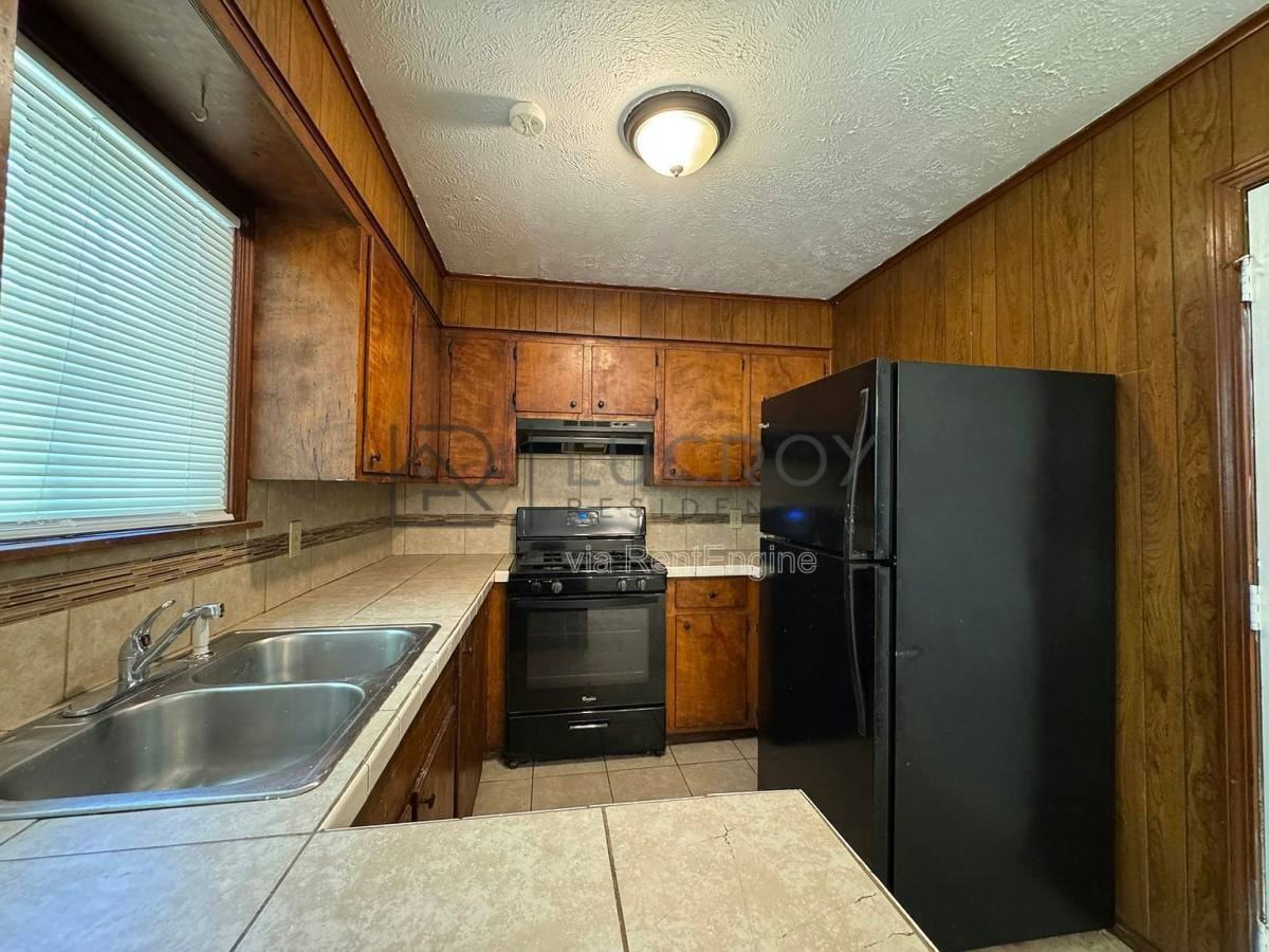 6731 George Washington Dr - Photo 5 of 10