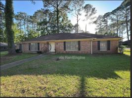 featured image of 816 Winthrop Cir