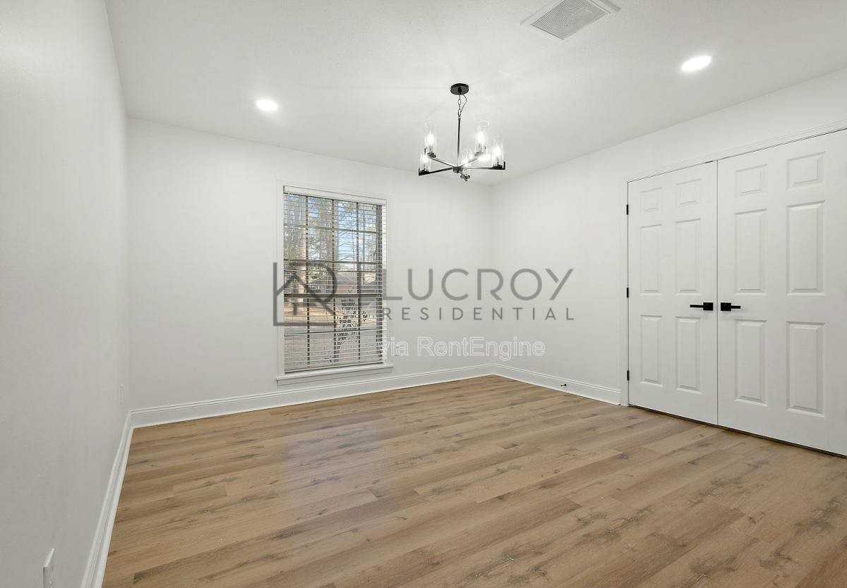 816 Winthrop Cir - Photo 3 of 10