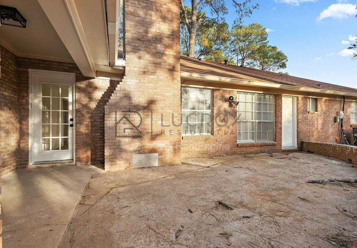 816 Winthrop Cir - Photo 4 of 10