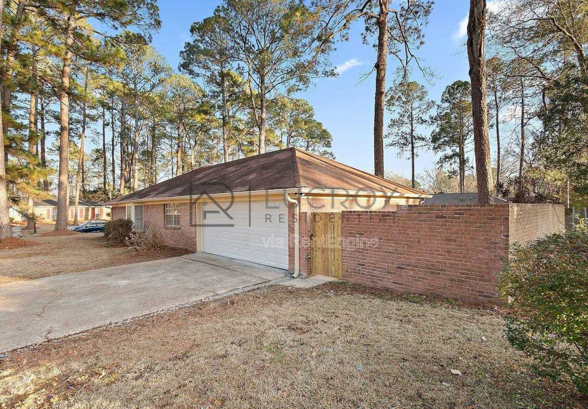 816 Winthrop Cir - Photo 6 of 10