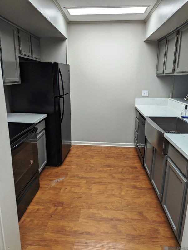2122 Stonehenge Ave - Photo 5 of 14