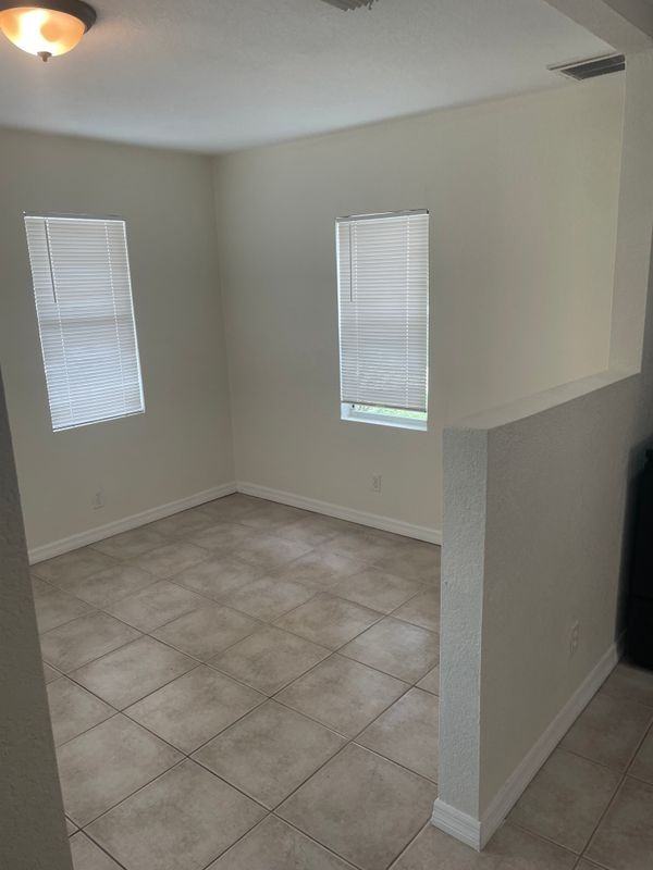 6712 S Himes Ave - Photo 4 of 14