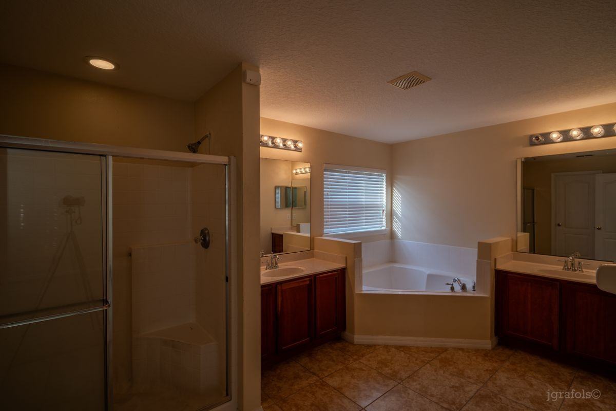 2136 Shadow Creek Dr - Photo 4 of 15