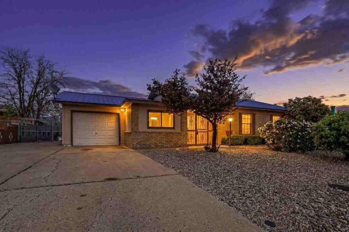 510 Stallion Rd Se