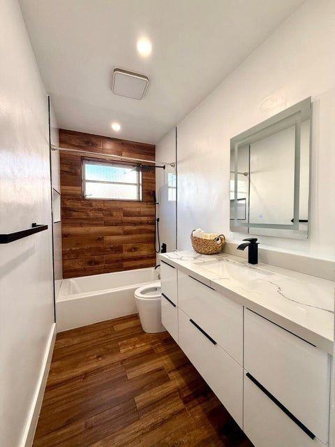 4411 Thomas St - Photo 6 of 16
