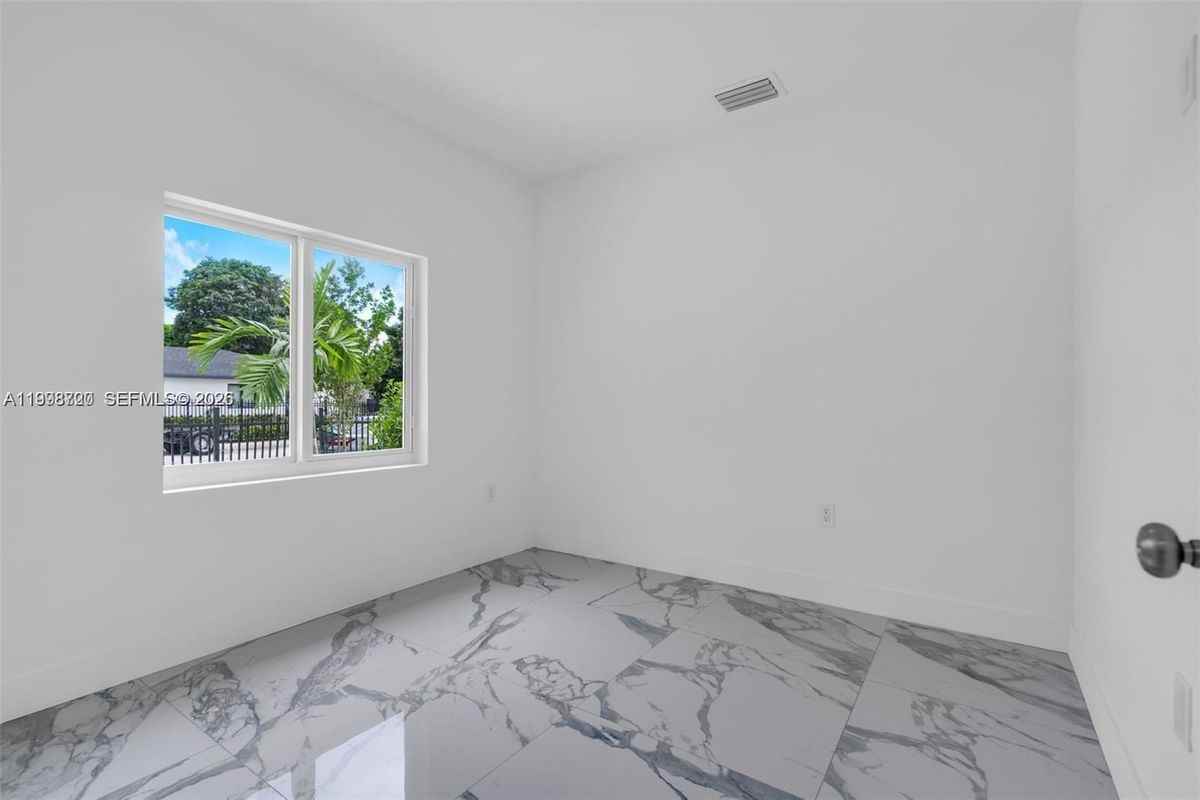 11870 Sw 220th St ##A - Photo 3 of 20