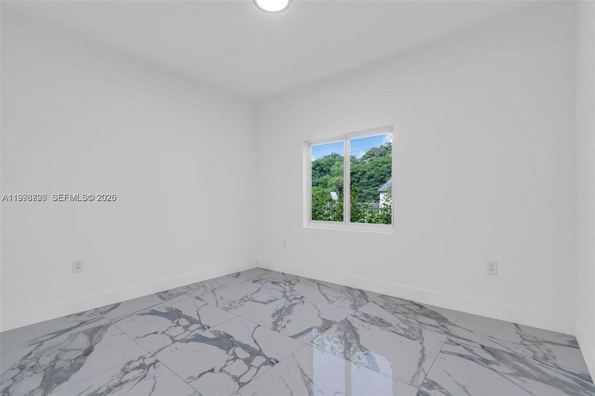 11870 Sw 220th St ##A - Photo 4 of 20