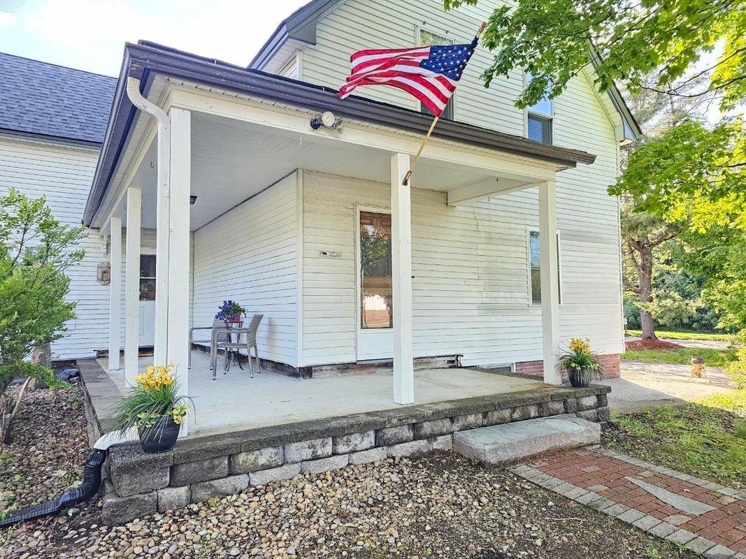 117A Lowell Rd - Photo 3 of 25