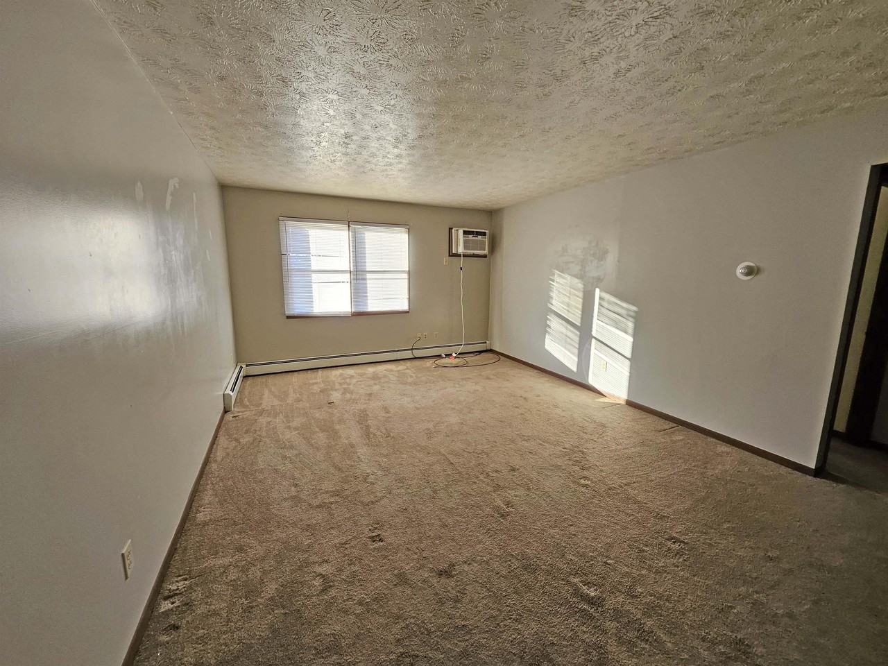 148 Kendall Ave #1