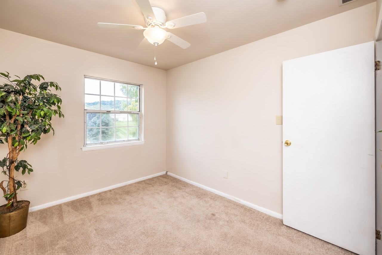 188 Chester Ct #1 - Photo 3 of 11
