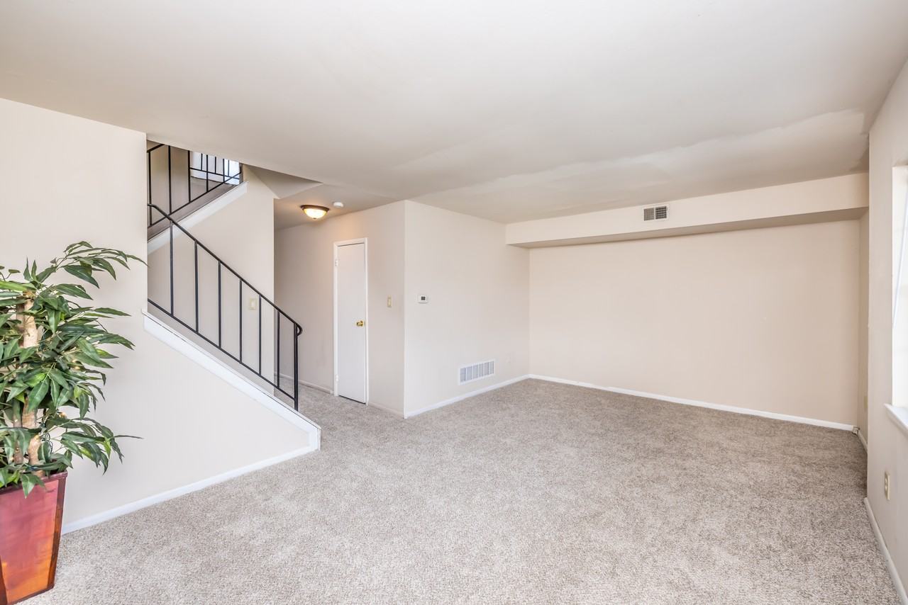 188 Chester Ct #1 - Photo 4 of 11