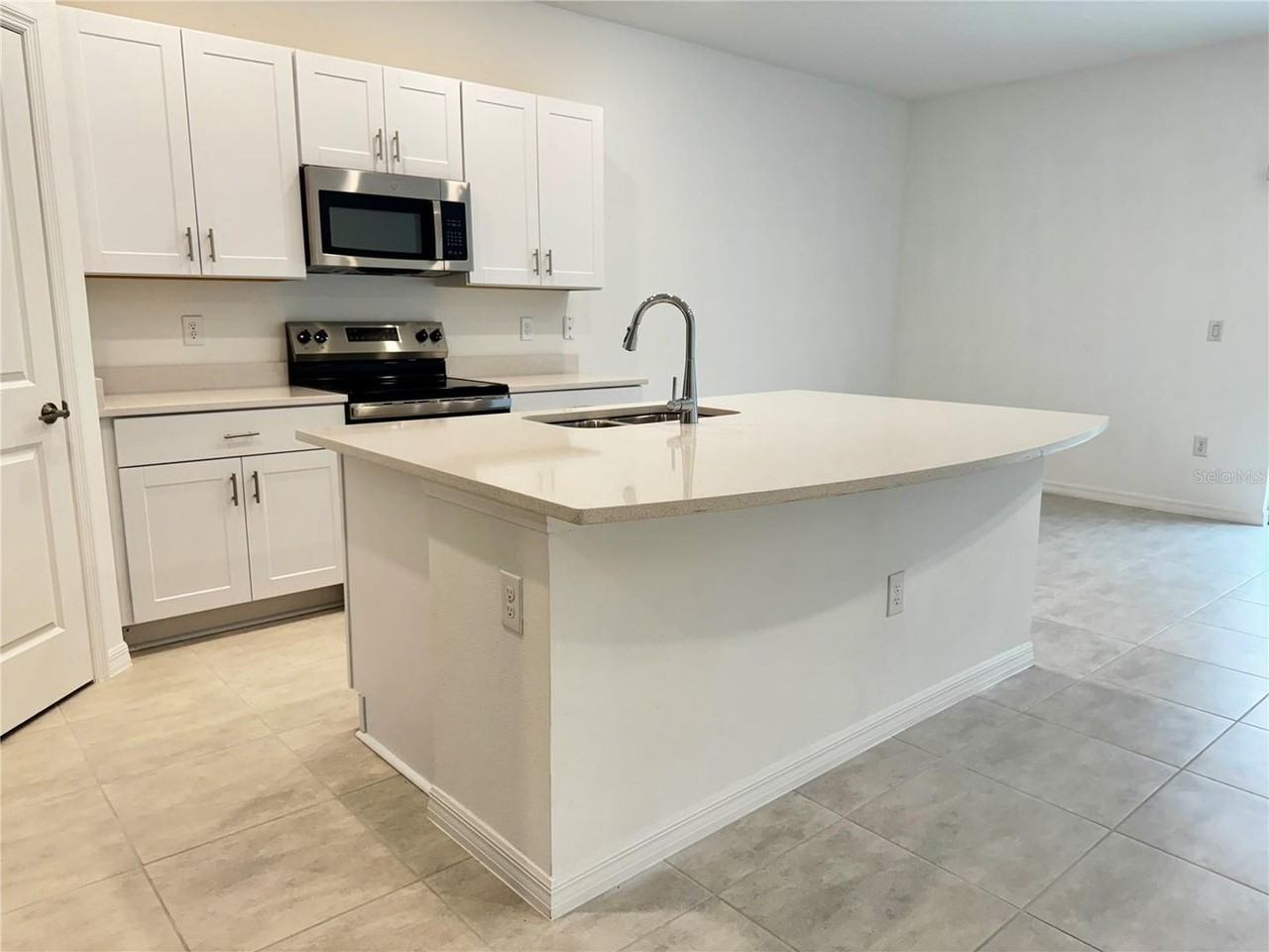3037 Canary Ave - Photo 5 of 32