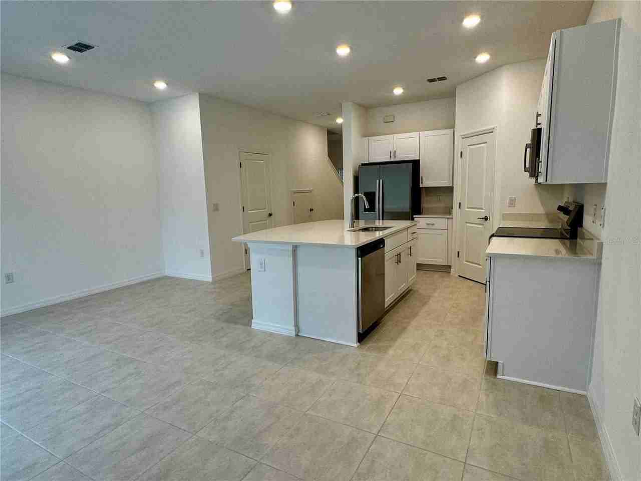 3037 Canary Ave - Photo 6 of 32