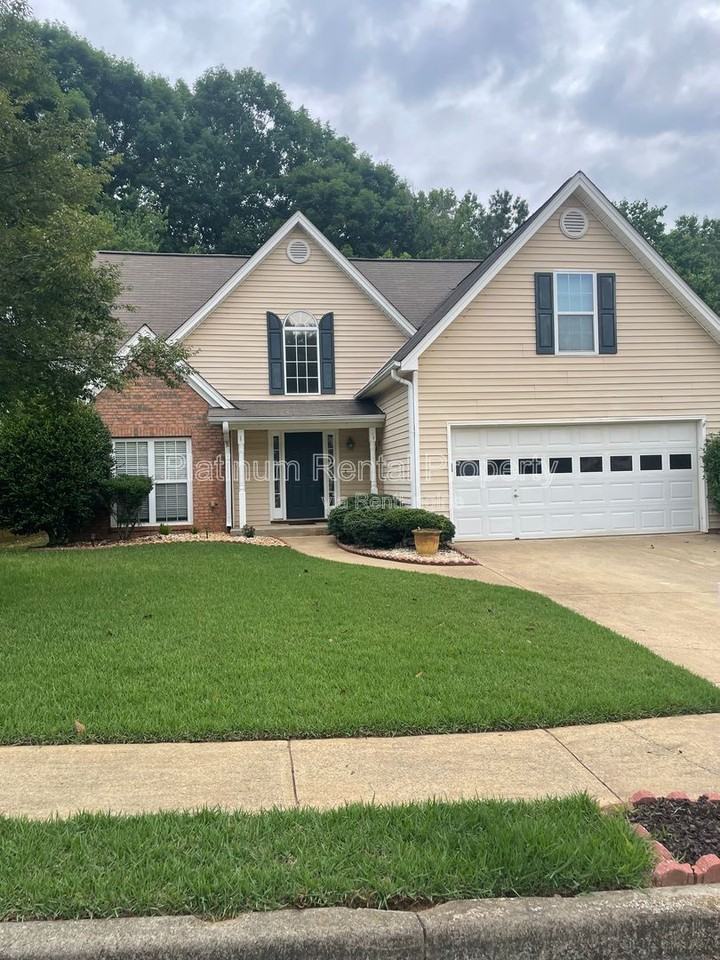 475 Ellesmere Way - Photo 2 of 50
