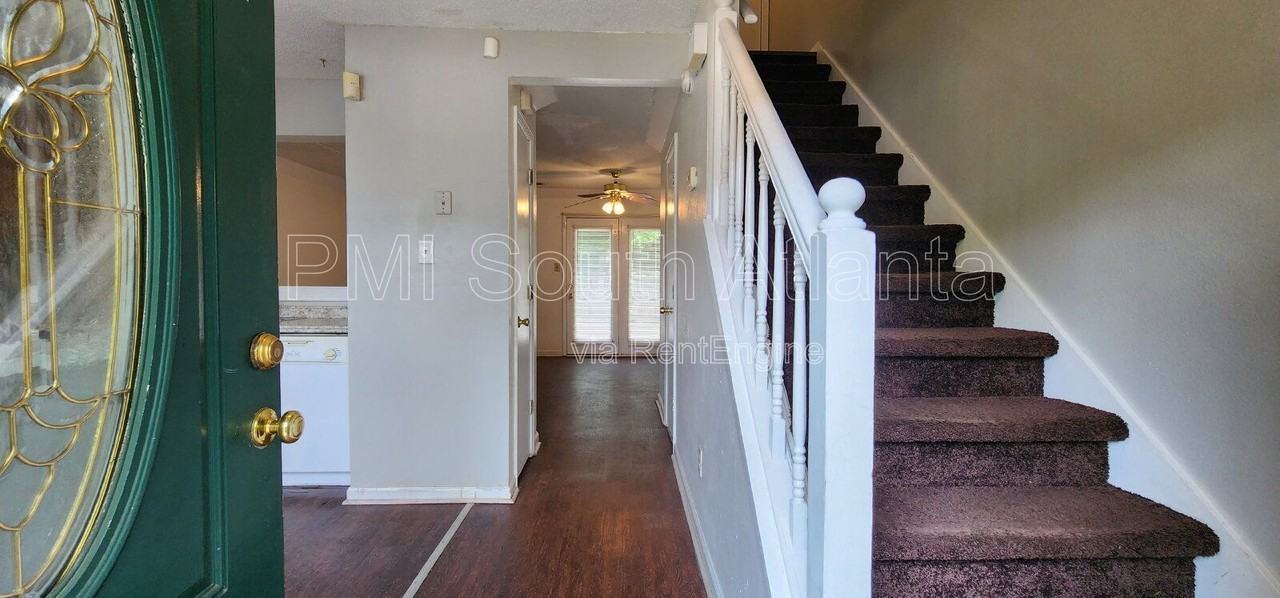 1681 Winchester Way Se - Photo 3 of 31