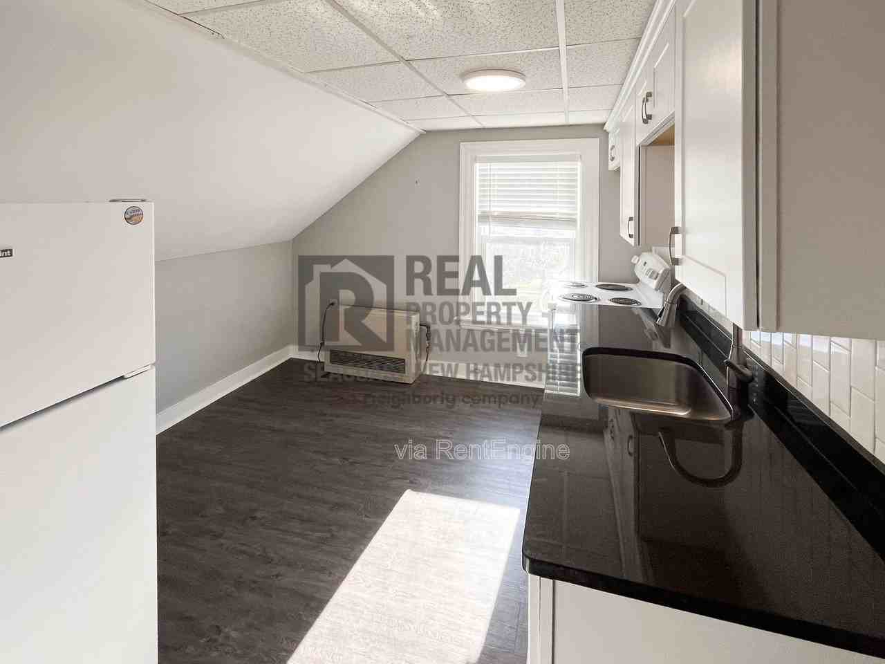 20 Pearl St #E - Photo 3 of 10