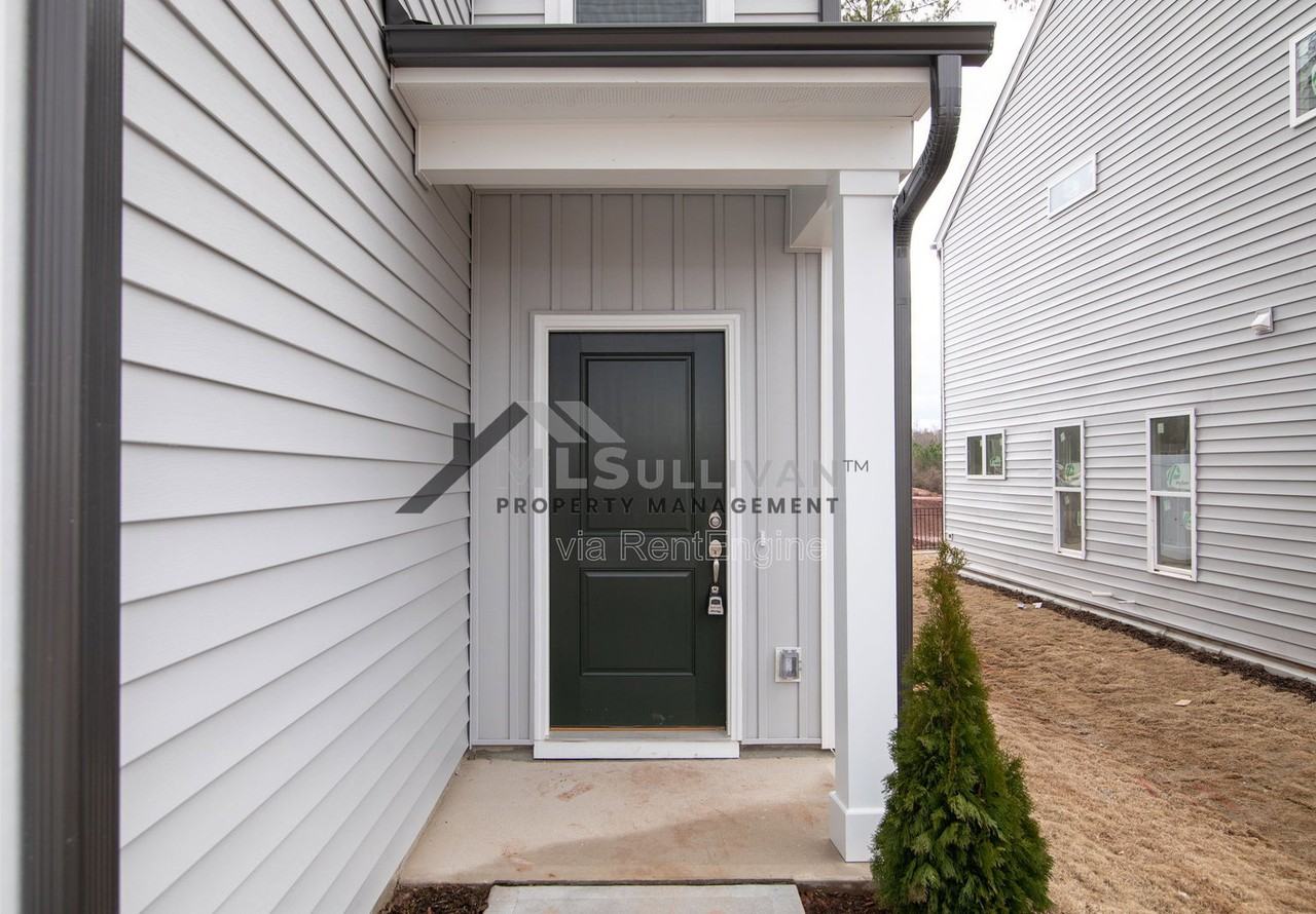 1010 Crater Lake Way - Photo 4 of 38