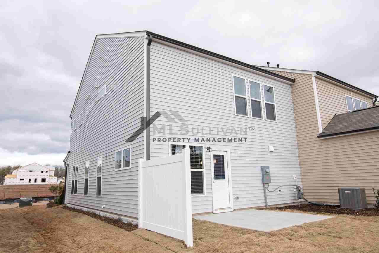 1010 Crater Lake Way - Photo 6 of 38