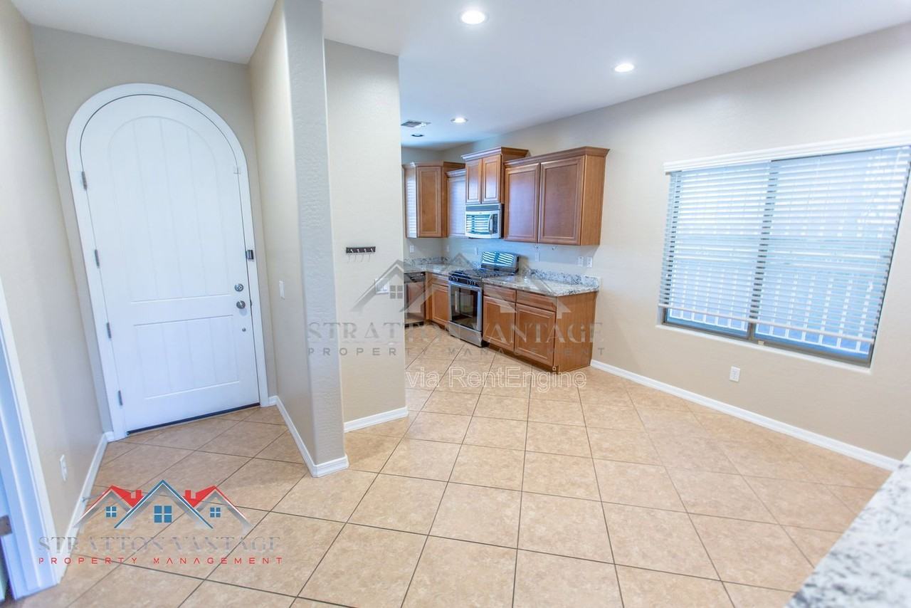 1532 E Apollo Rd - Photo 7 of 43