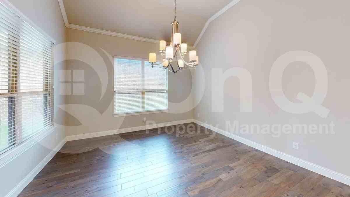 4213 Wellesley Ave - Photo 5 of 28