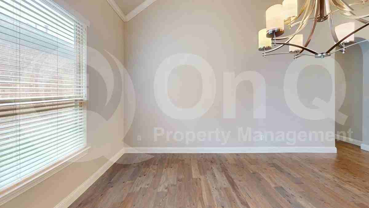 4213 Wellesley Ave - Photo 6 of 28