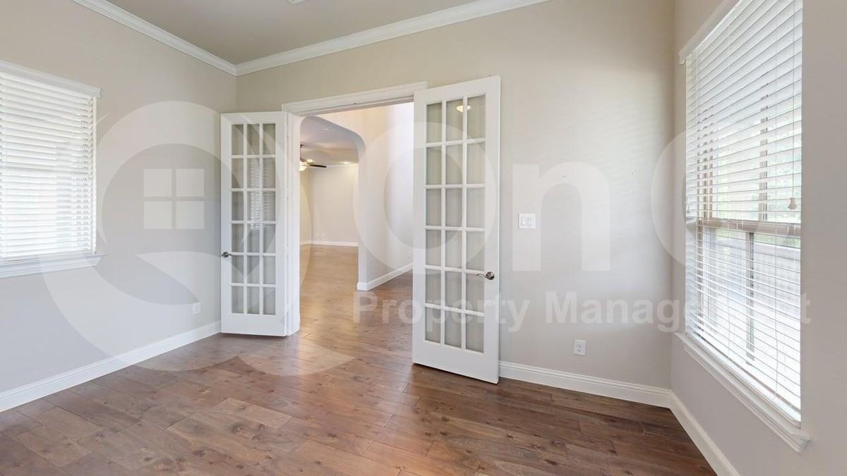 4213 Wellesley Ave - Photo 7 of 28