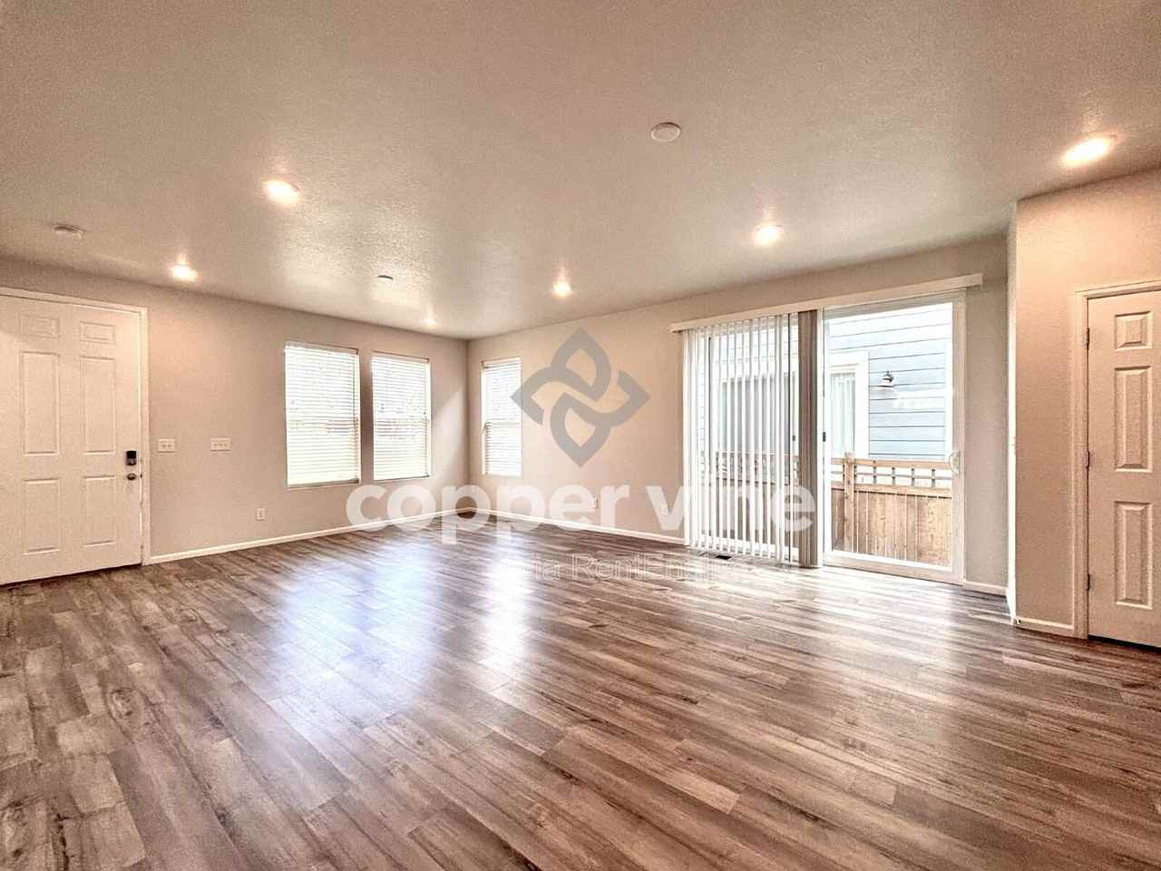 1163 S Walden Ct - Photo 3 of 21