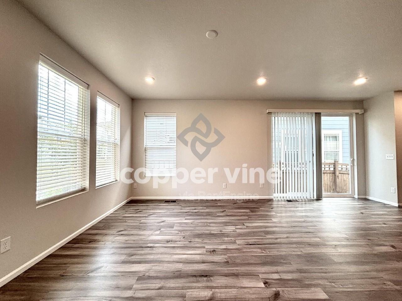 1163 S Walden Ct - Photo 4 of 21