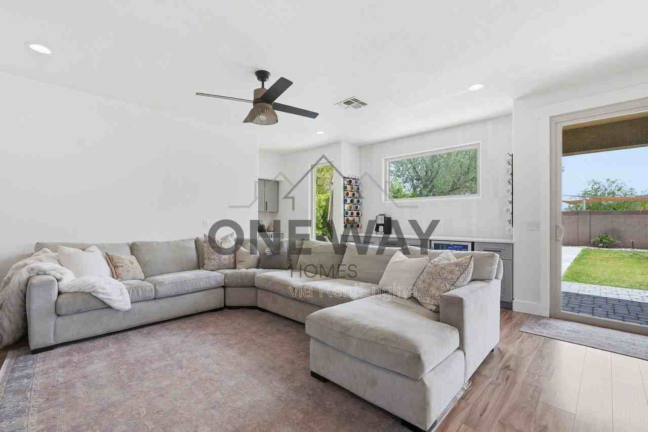 8953 E Hillview St - Photo 7 of 45