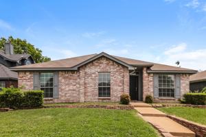 featured image of 2524 Park Valley Dr