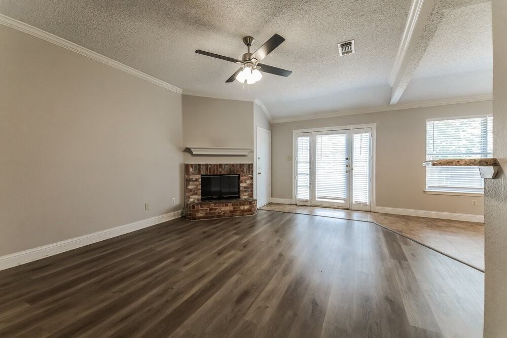 2524 Park Valley Dr - Photo 4 of 16