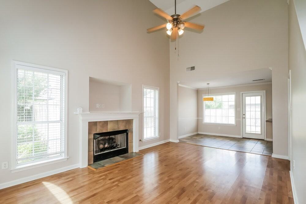 6076 Armistead St - Photo 5 of 17