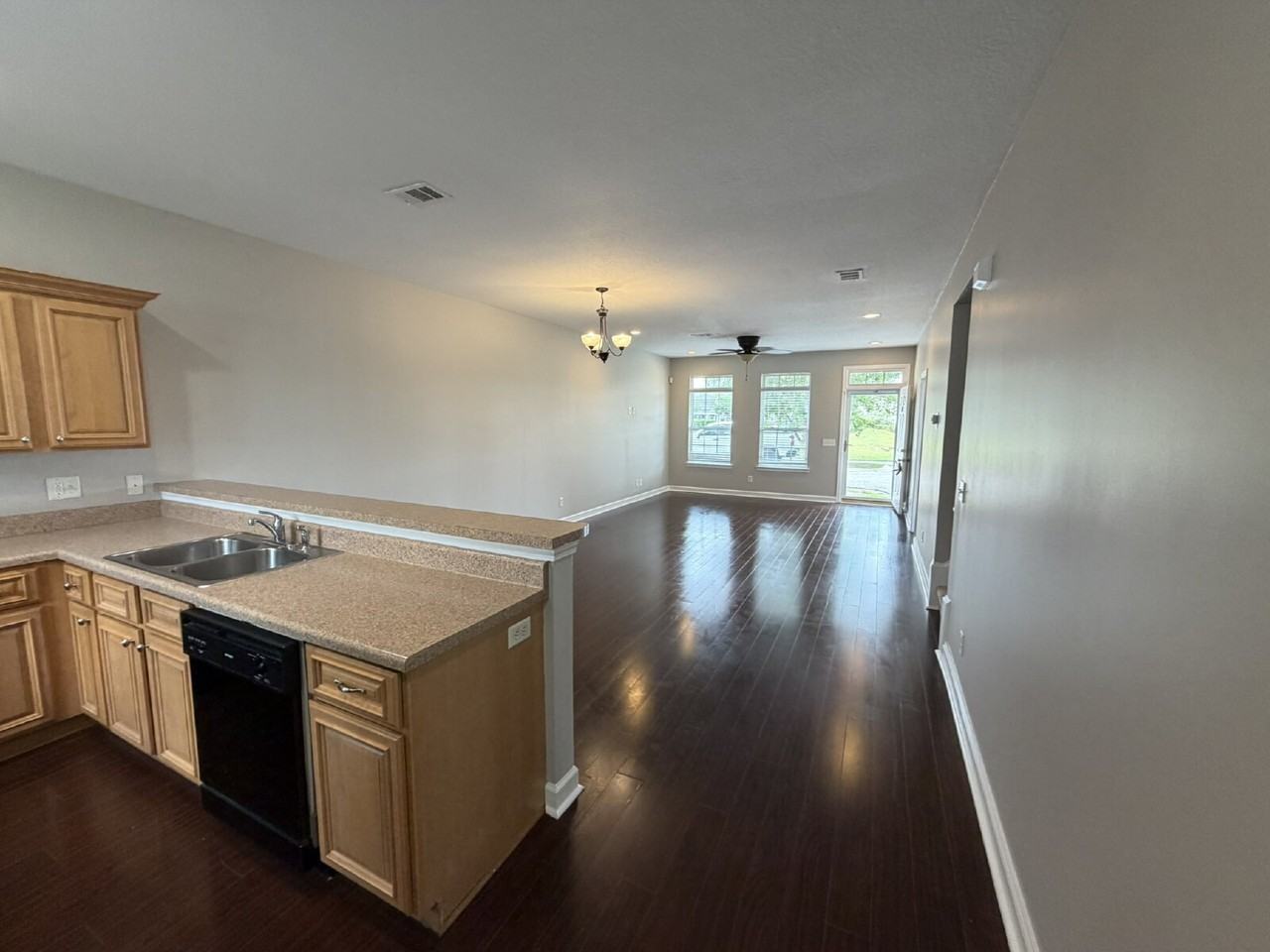 607 Atkinson Dr - Photo 4 of 16
