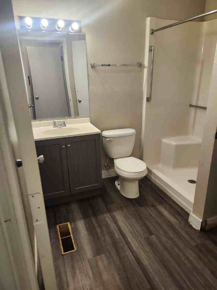 102 8th Ave Nw #01D - Photo 4 of 5